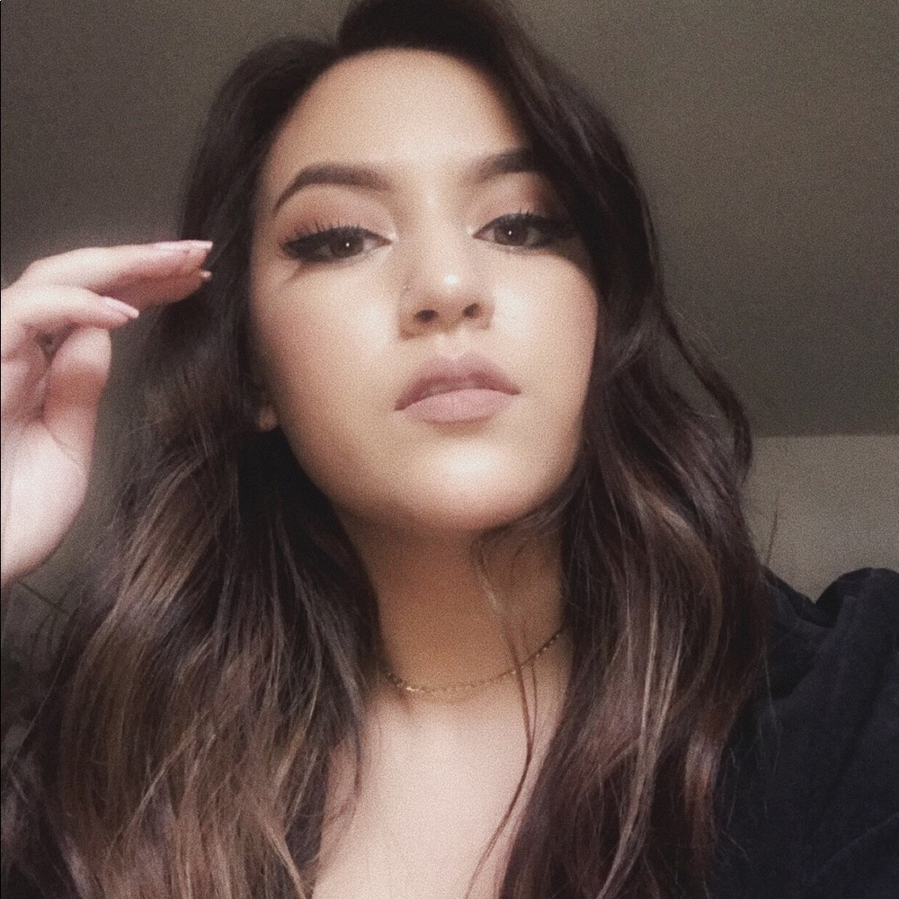 Meet your Posher, Julia